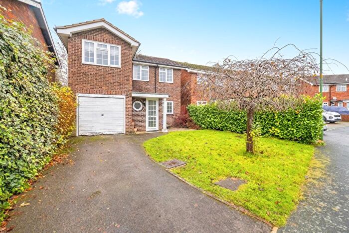 4 Bedroom Detached House For Sale In Pretoria Avenue, Midhurst, West Sussex, GU29