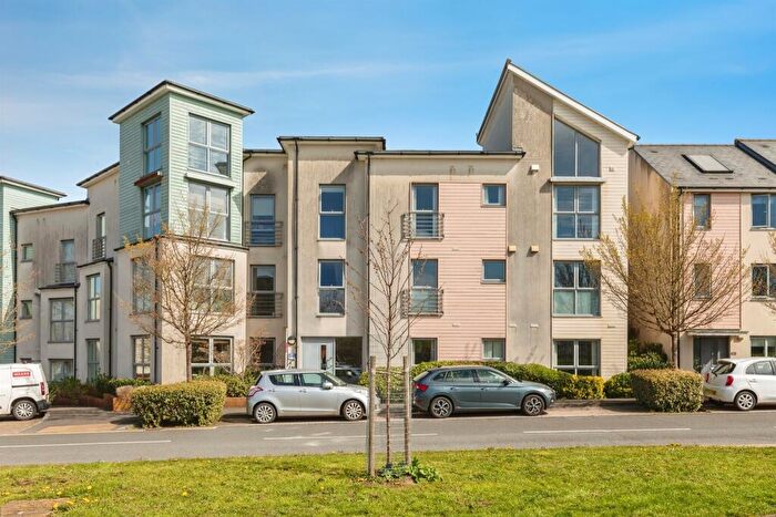 2 Bedroom Flat For Sale In Long Down Avenue, Bristol, BS16