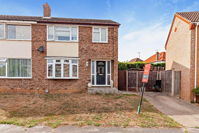 3 Bedroom Semi-Detached House For Sale In Worcester Close, Braintree, Essex, CM7