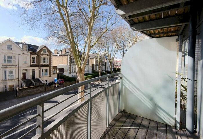 2 Bedroom Flat To Rent In Chiswick High Road, Chiswick, London, W4