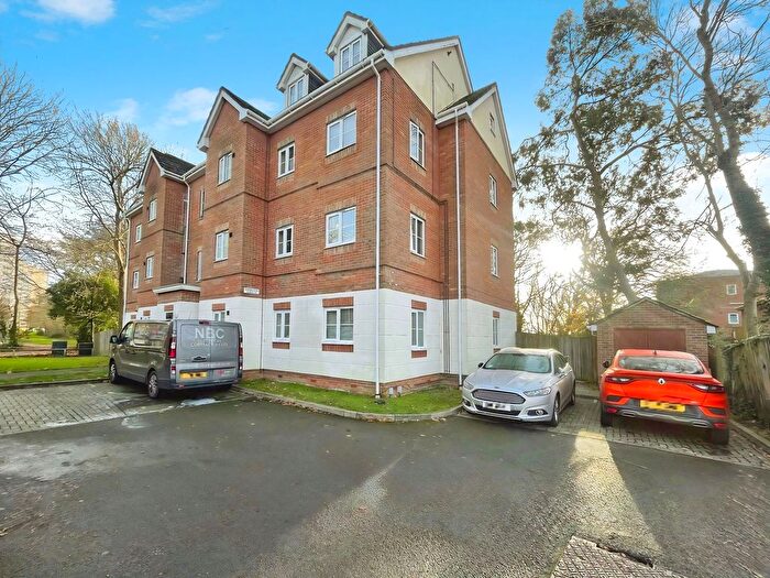 3 Bedroom Flat For Sale In Southampton, SO19
