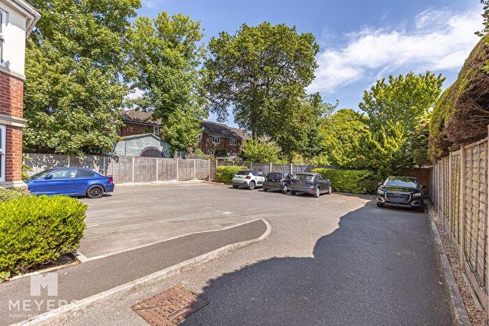 2 Bedroom Apartment For Sale In Southbourne Road, Southbourne, BH6