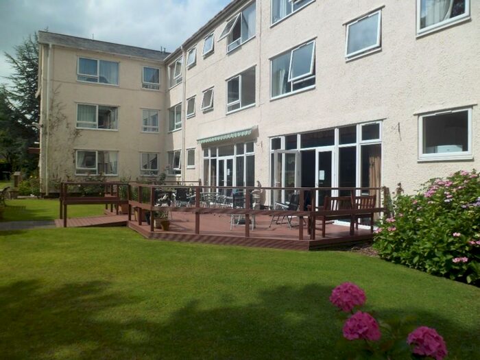 1 Bedroom Flat To Rent In Redhills Road, LA5