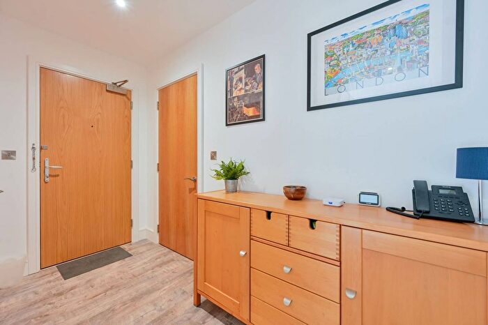 1 Bedroom Flat For Sale In Hoopers Mews, Acton, London, W3