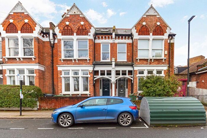 2 Bedroom Flat To Rent In Arodene Road, London, SW2