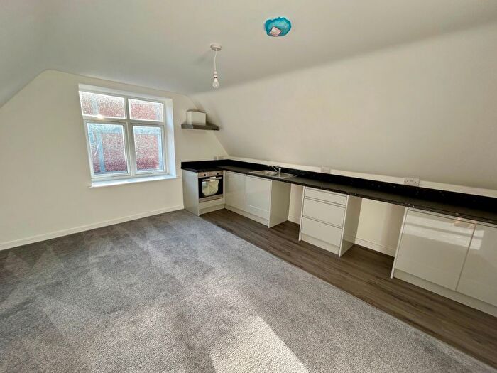 2 Bedroom Flat To Rent In Old Christchurch Road, Bournemouth, BH1