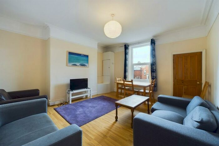 4 Bedroom Maisonette To Rent In Jesmond, Newcastle Upon Tyne, NE2