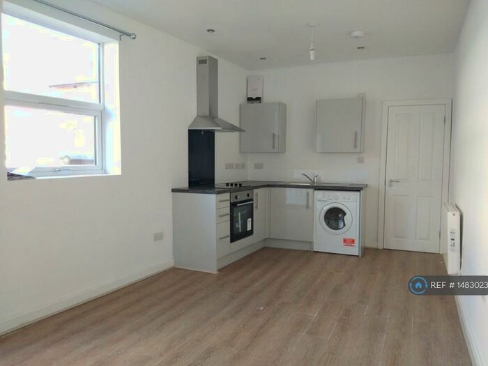 1 Bedroom Flat To Rent In Grosvenor Road, Rugby, CV21