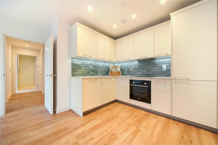 2 Bedroom Apartment To Rent In Palmer Street, Reading, Berkshire, RG1