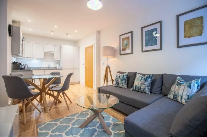2 Bedroom Flat To Rent In Connaught Heights, Agnes George Walk, London, E16