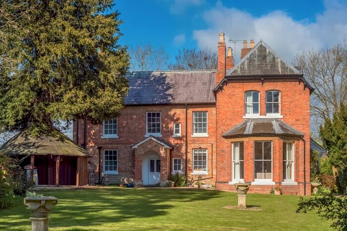 8 Bedroom Detached House For Sale In Main Street, Sedgeberrow, WR11