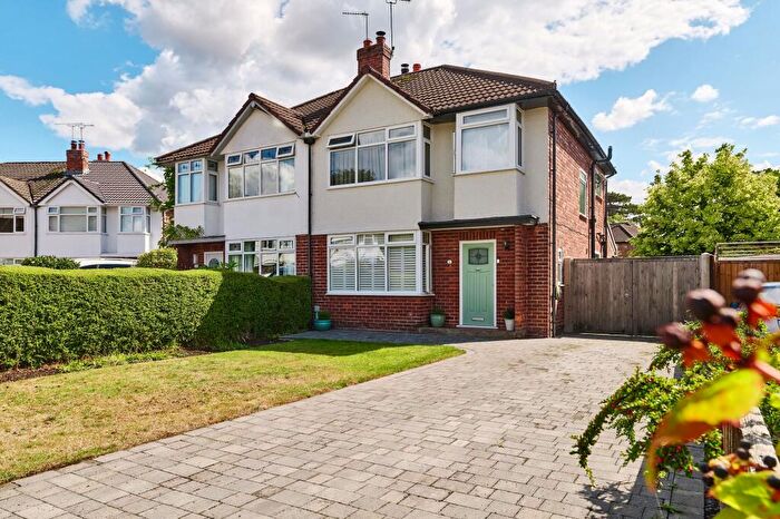 3 Bedroom Semi Detached House For Sale In Woodfield Grove, Chester, CH2