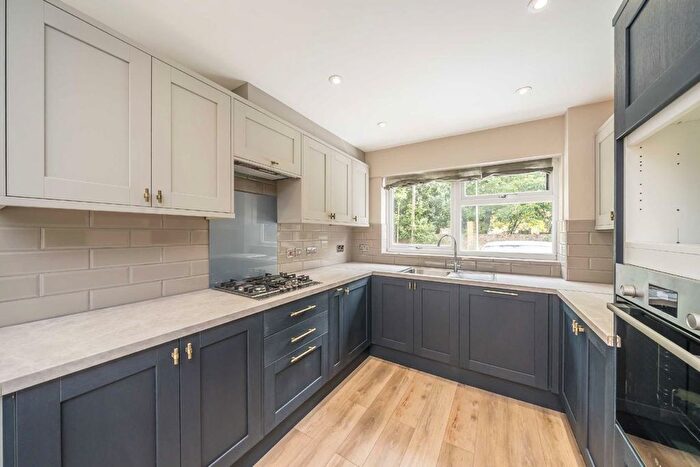 4 Bedroom Property For Sale In Normington Close, Streatham, SW16