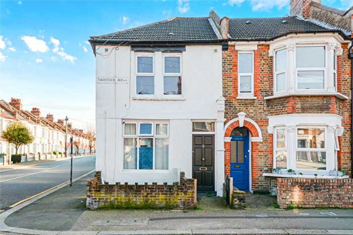 2 Bedroom Flat For Sale In Tavistock Avenue, Walthamstow, London, E17