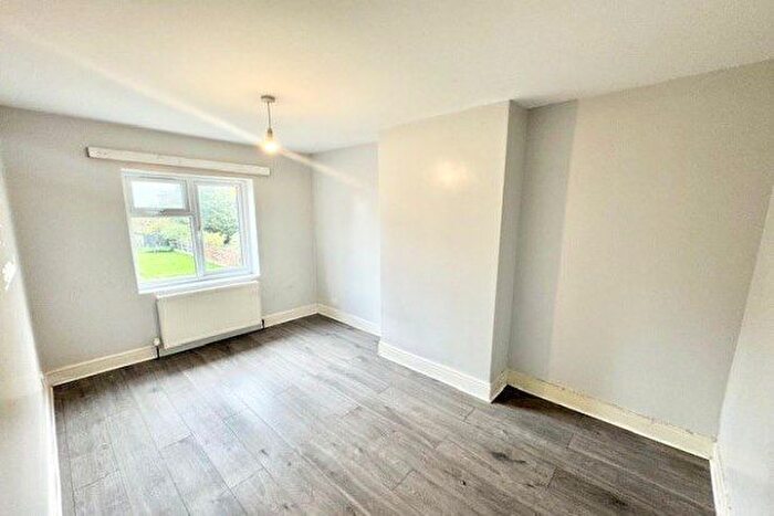 3 Bedroom Property To Rent In Mawney Road, Romford, RM7