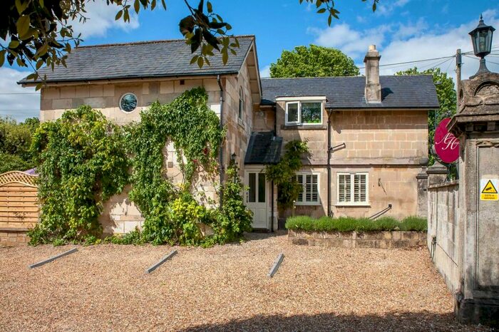 2 Bedroom Apartment To Rent In Newbridge Hill, BA1