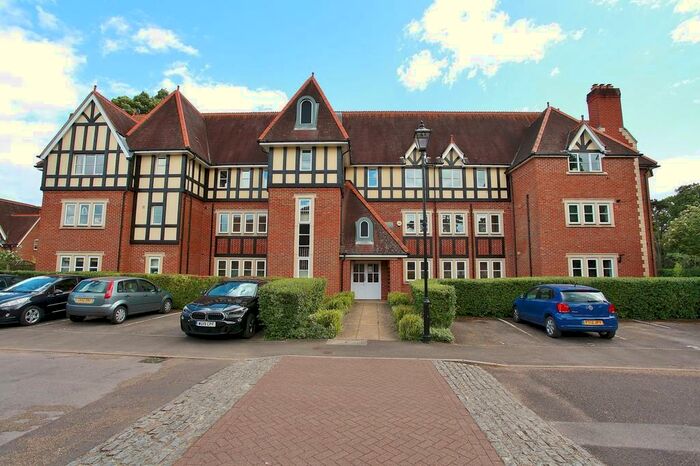 2 Bedroom Apartment To Rent In Lady Place, Sutton Courtenay, Abingdon, OX14