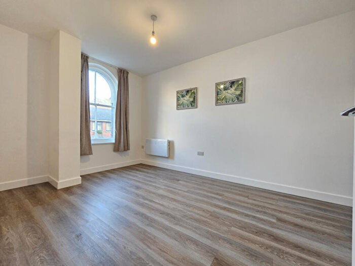 1 Bedroom Flat To Rent In Globe Court, Stone, ST15