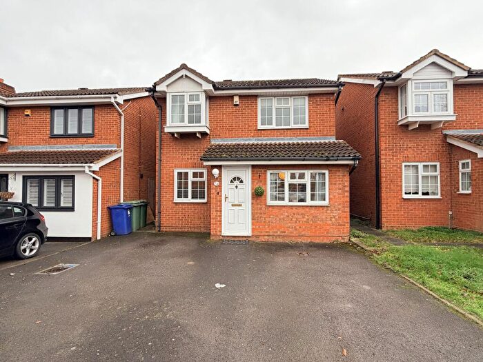 3 Bedroom Detached House For Sale In Cecil Avenue, Chafford Hundred, RM16