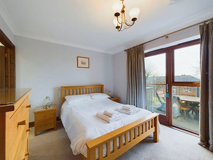 2 Bedroom Detached House For Sale In Green Acres, Par, PL24