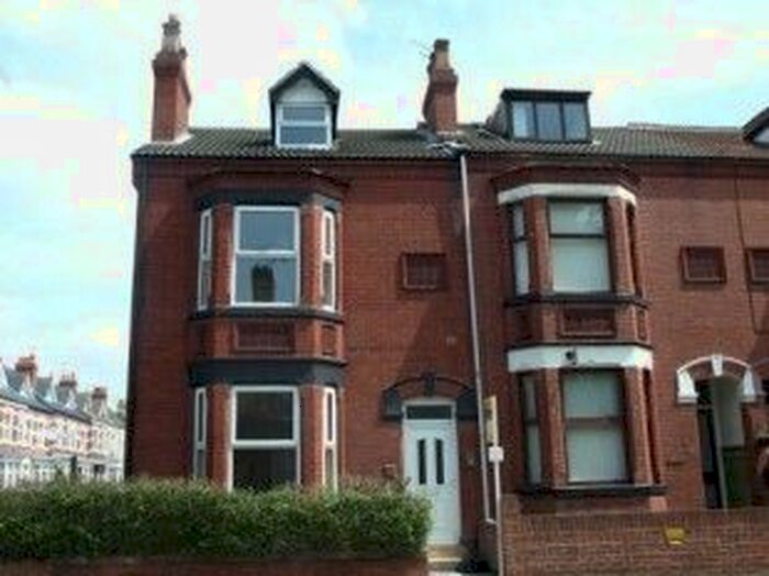 2 Bedroom Flat To Rent In Flat, Broxholme Lane, Doncaster, South Yorkshire, DN1