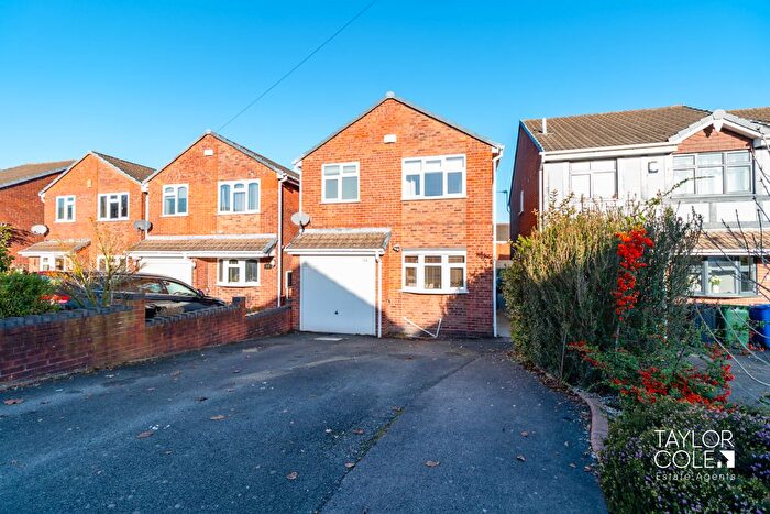 3 Bedroom Detached House For Sale In Hadrians Close, Two Gates, Tamworth, B77