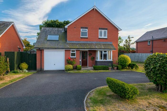 4 Bedroom Property For Sale In Badgers Green, Crossgates, Llandrindod Wells, LD1