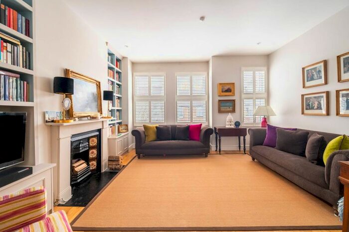 2 Bedroom Flat To Rent In Beryl Road, Hammersmith, London, W6