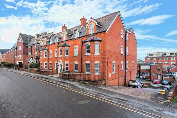 2 Bedroom Flat To Rent In Sydenham Road, Guildford, GU1