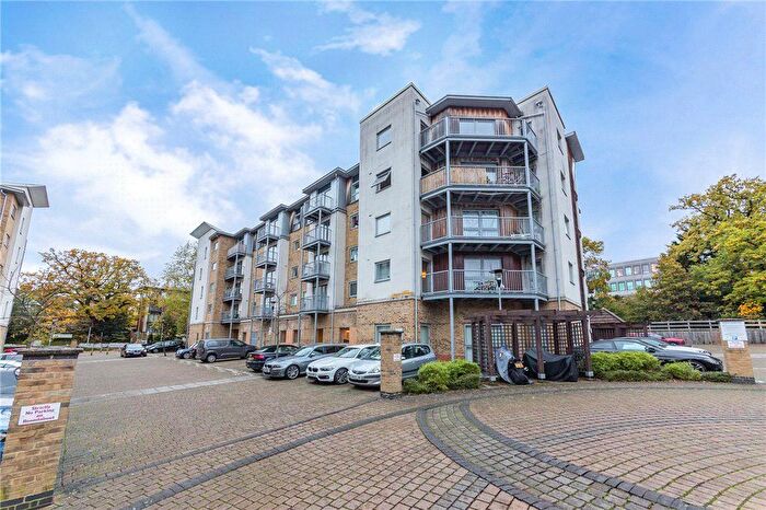 1 Bedroom Flat For Sale In Coombe Way, Farnborough, Hampshire, GU14