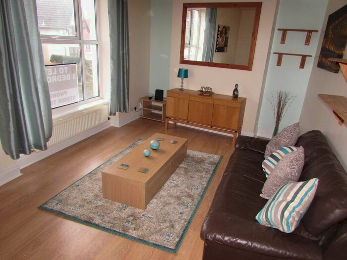 3 Bedroom Flat To Rent In Glanmor Road, Uplands, Swansea, SA2