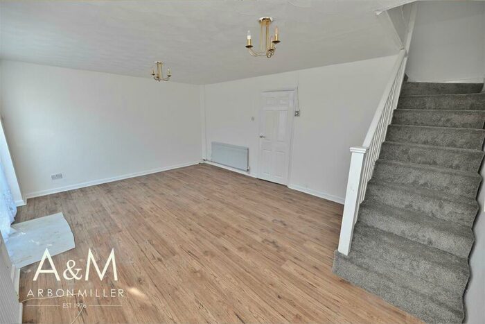 3 Bedroom House To Rent In Limes Avenue, Chigwell, IG7