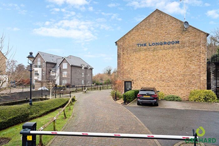 3 Bedroom Flat For Sale In The Long Room, Summerhouse Lane, Harefield, UB9