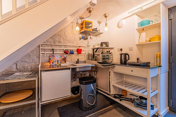 1 Bedroom Flat For Sale In Salop Place, Penarth, CF64