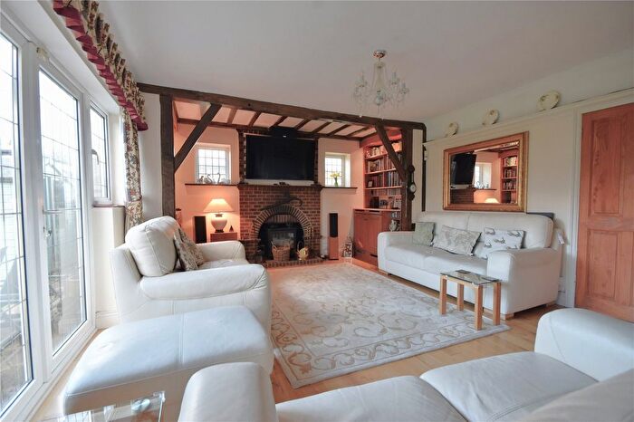 4 Bedroom Detached House For Sale In Salfords, Surrey, RH1