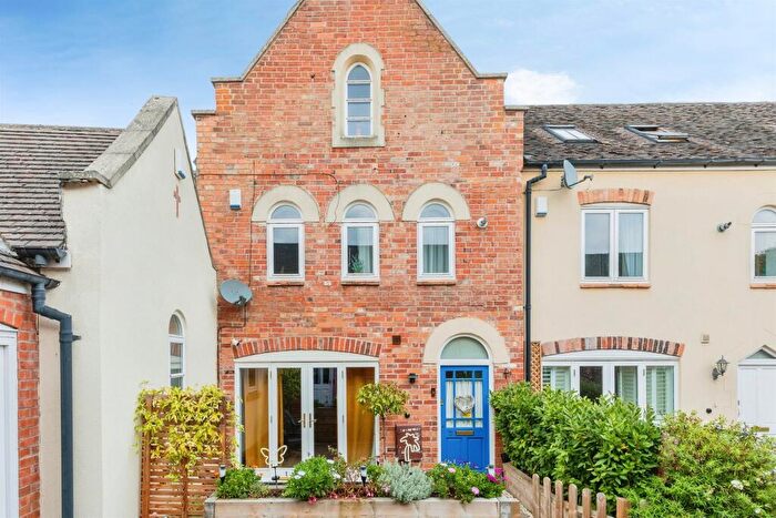 2 Bedroom End Of Terrace House For Sale In Beaconsfield Street West, Leamington Spa, CV31