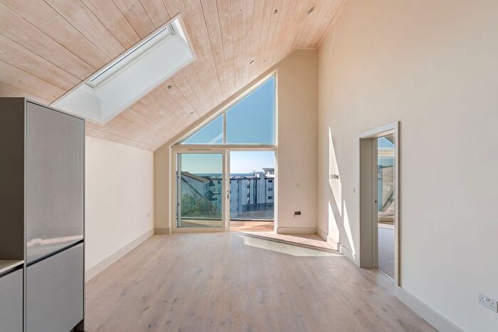 2 Bedroom Flat For Sale In Stracey Road, Falmouth, TR11