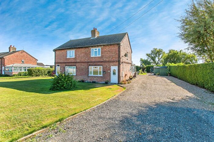 3 Bedroom Semi-Detached House For Sale In Mallard Hurn, Donington, Lincolnshire, PE11