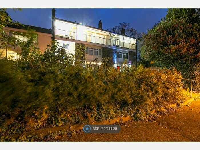 1 Bedroom Flat To Rent In The Hornbeams, Harlow, CM20