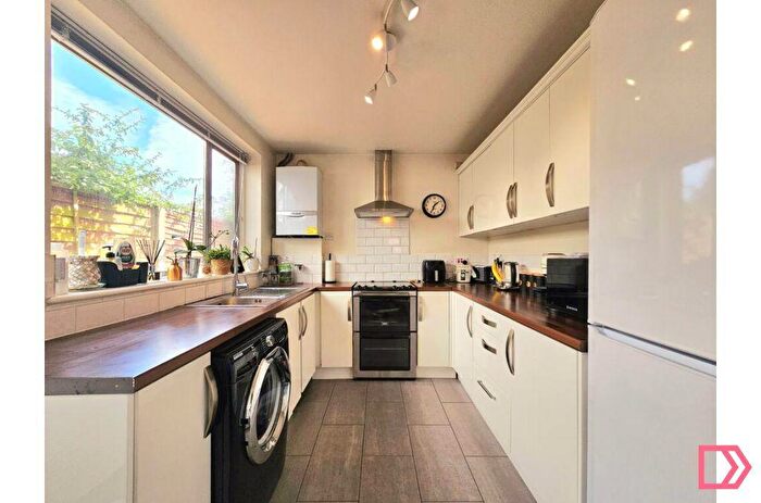 3 Bedroom Terraced House To Rent In Heathfield Road, Bromley, London, BR1