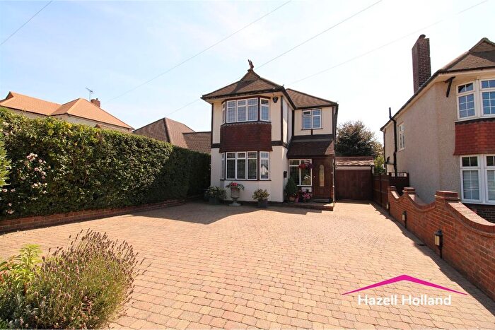 4 Bedroom Detached House For Sale In Beechenlea Lane, Swanley, BR8