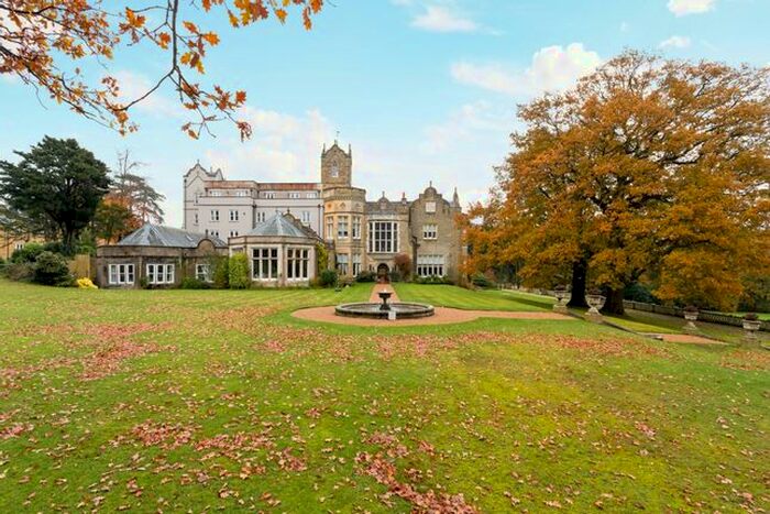 2 Bedroom Flat To Rent In Warnham Court, Warnham, Horsham, RH12