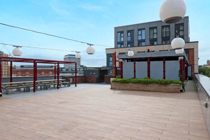2 Bedroom Apartment To Rent In Castle Park View, Bristol, BS2