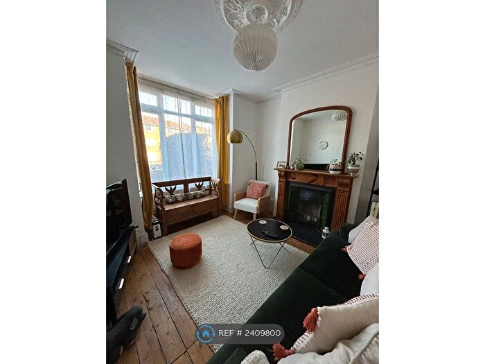 2 Bedroom Maisonette To Rent In Robinson Road, Colliers Wood, SW17