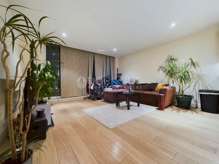 2 Bedroom Flat To Rent In Drift Court, Basin Approach, London, E16