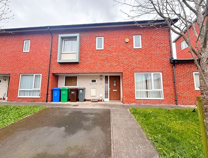 3 Bedroom Terraced House To Rent In Blackrock Street, Manchester, M11