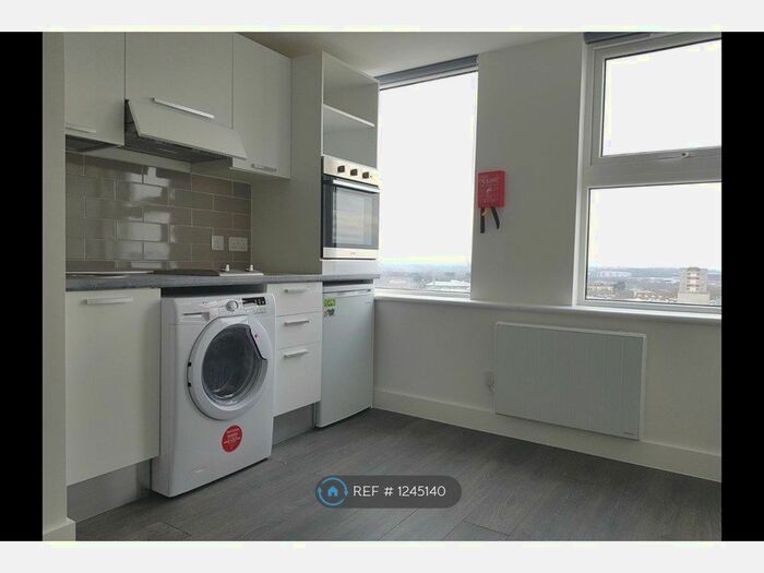 Studio To Rent In Terminus Street CM20 1Es,