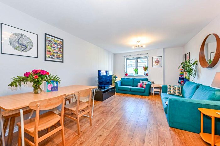 3 Bedroom Flat For Sale In St Pancras Way, Camden, London, NW1