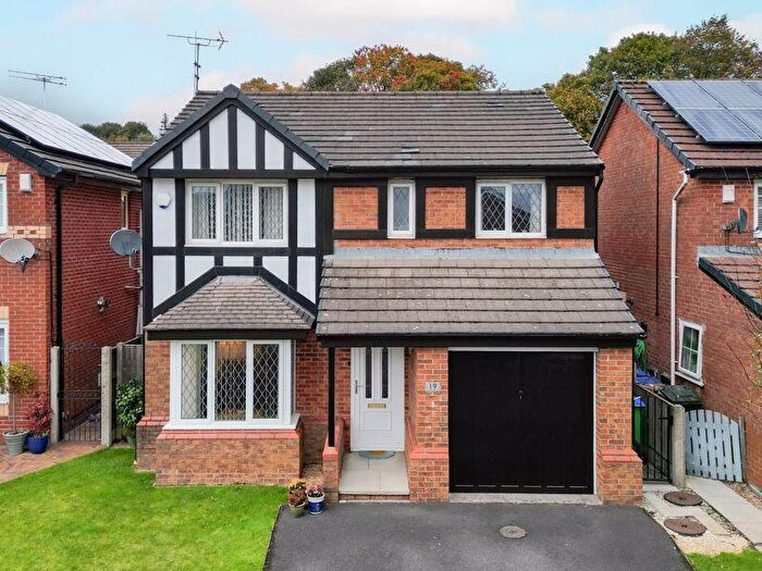 4 Bedroom Detached House For Sale In Beadle Avenue, Wardle, OL12