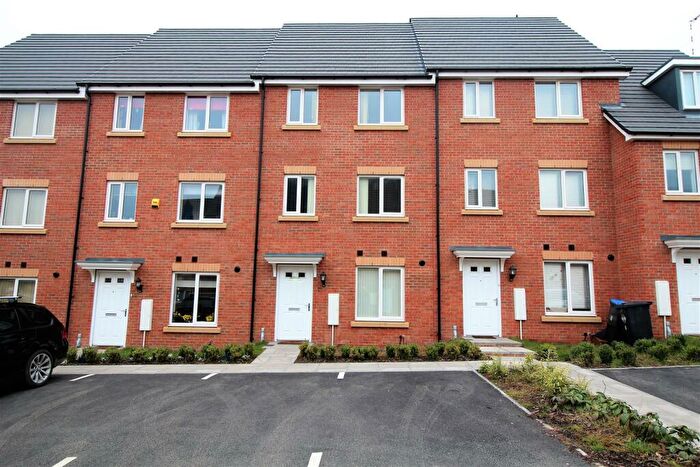 4 Bedroom Terraced House To Rent In Nickleby Close, Butterfield Gardens, Rugby, CV21